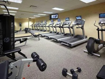 Courtyard By Marriott Montreal Airport Hotel Dorval