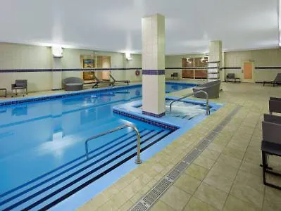 Courtyard By Marriott Montreal Airport Hotel Dorval