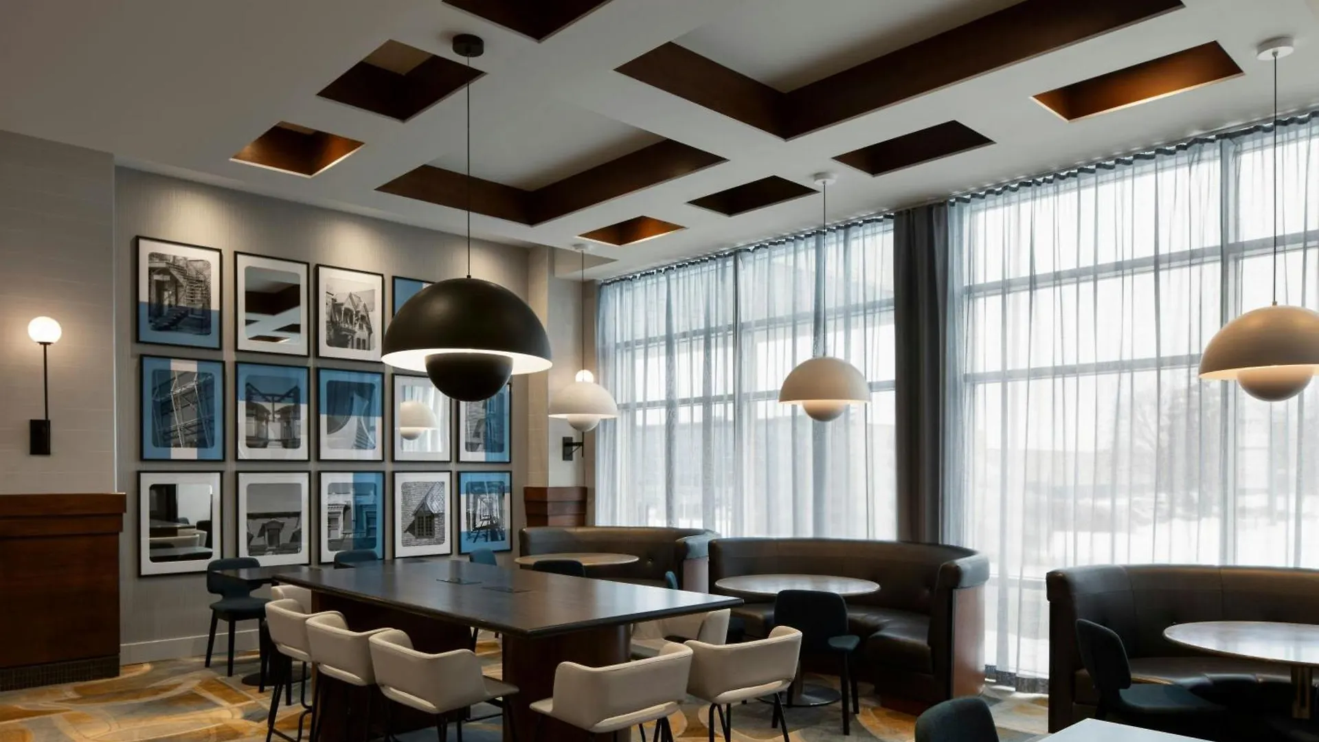 Courtyard By Marriott Montreal Airport Hotel Dorval