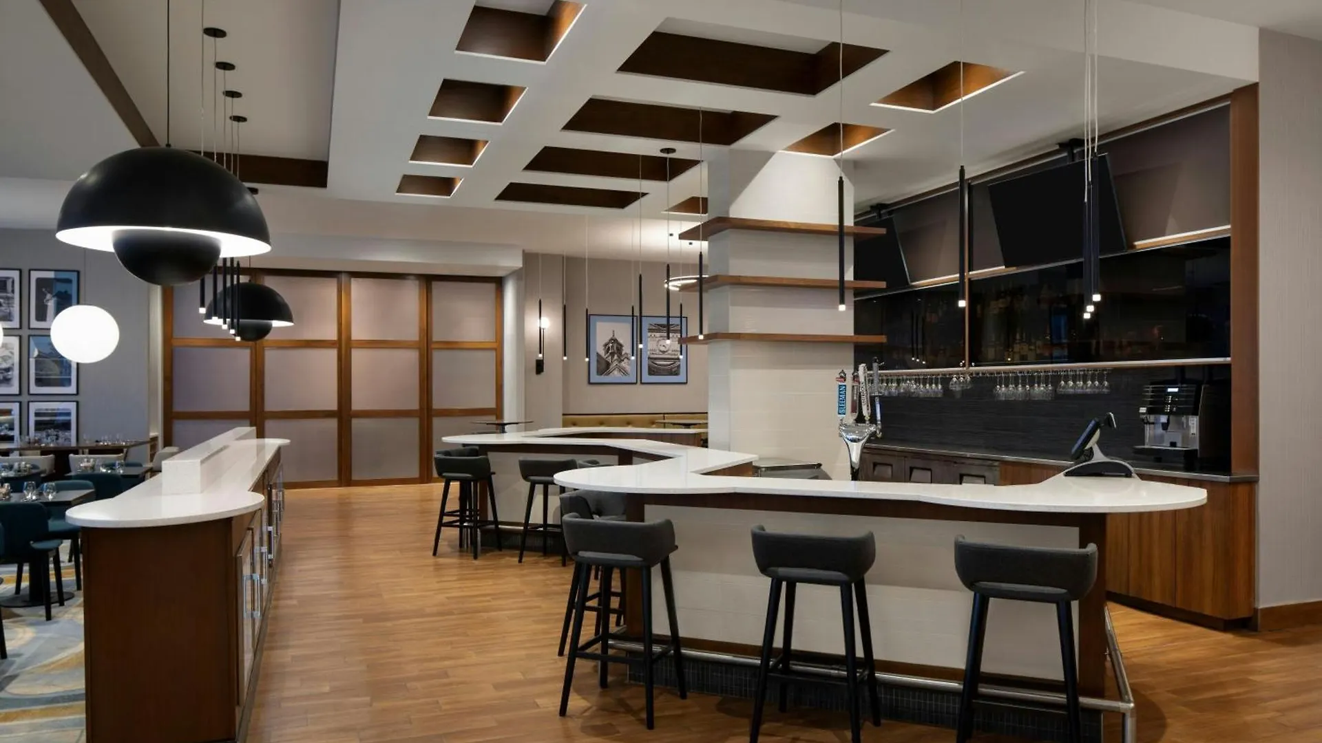 Courtyard By Marriott Montreal Airport Hotel Dorval 4*,  Canada
