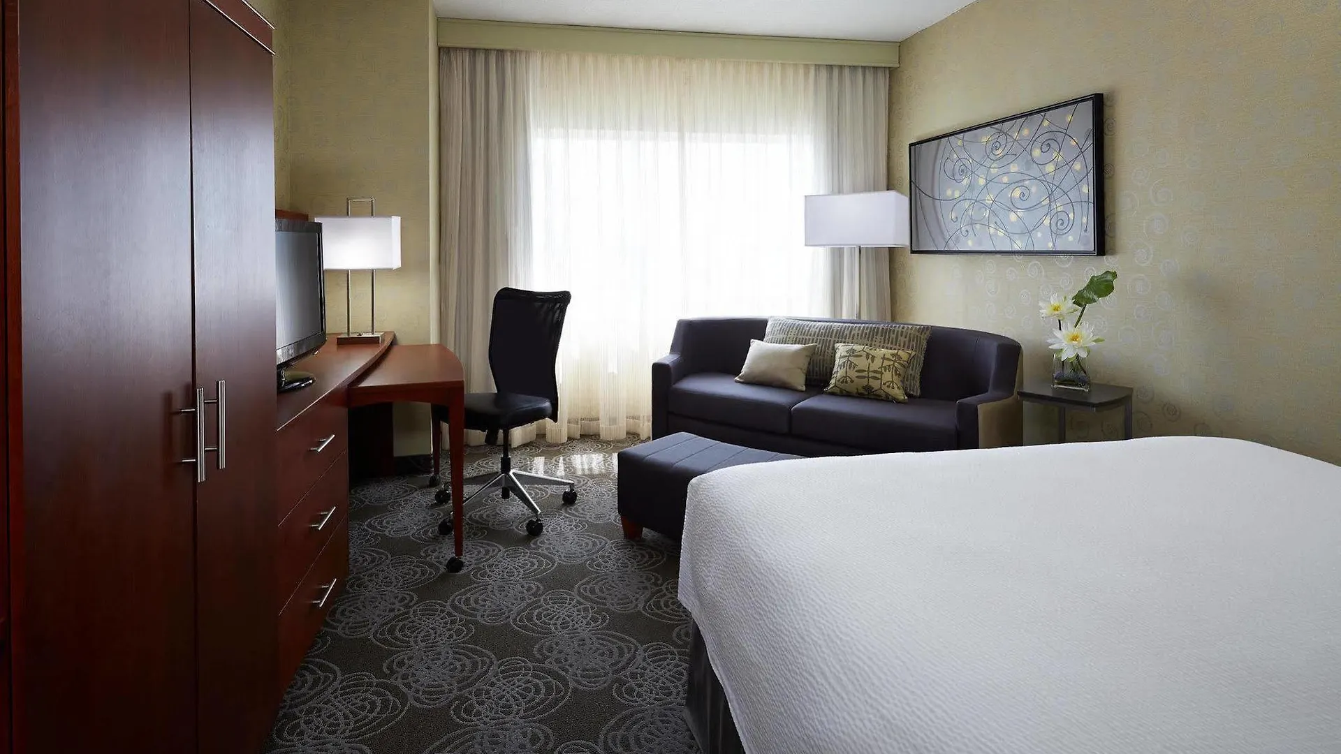 Courtyard By Marriott Montreal Airport Hotel Dorval