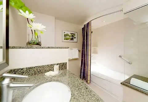 Courtyard By Marriott Montreal Airport Hotel Dorval 4*,  Canada