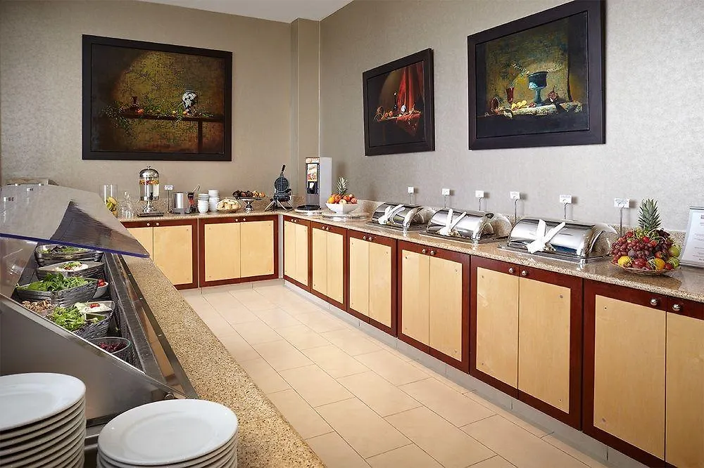 Courtyard By Marriott Montreal Airport Hotel Dorval