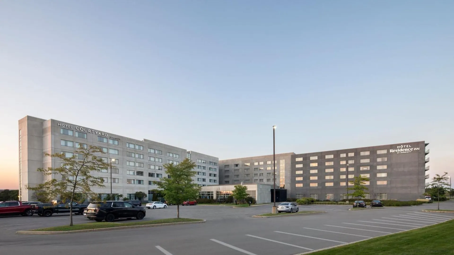 Courtyard By Marriott Montreal Airport contacts