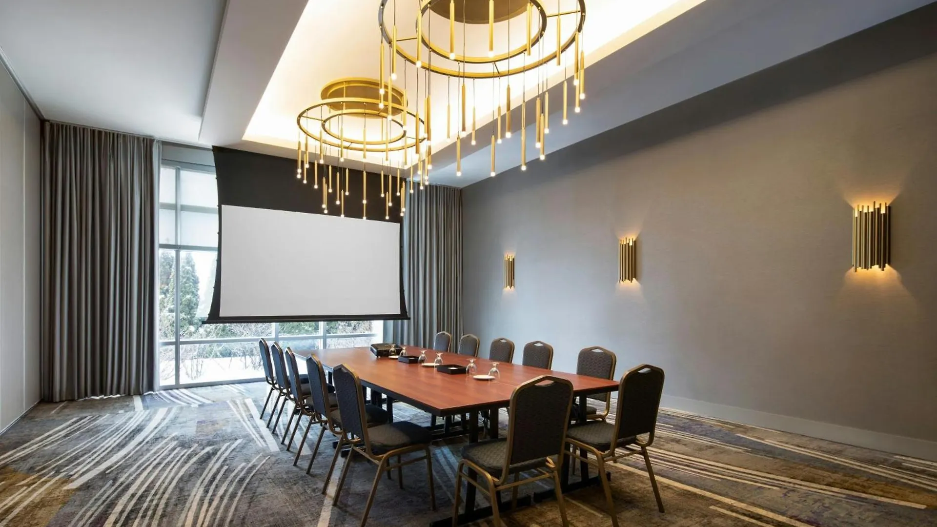 Courtyard By Marriott Montreal Airport Hotel Dorval