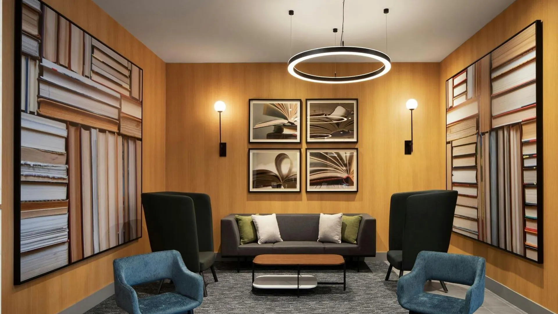 Courtyard By Marriott Montreal Airport Hotel Dorval Canada
