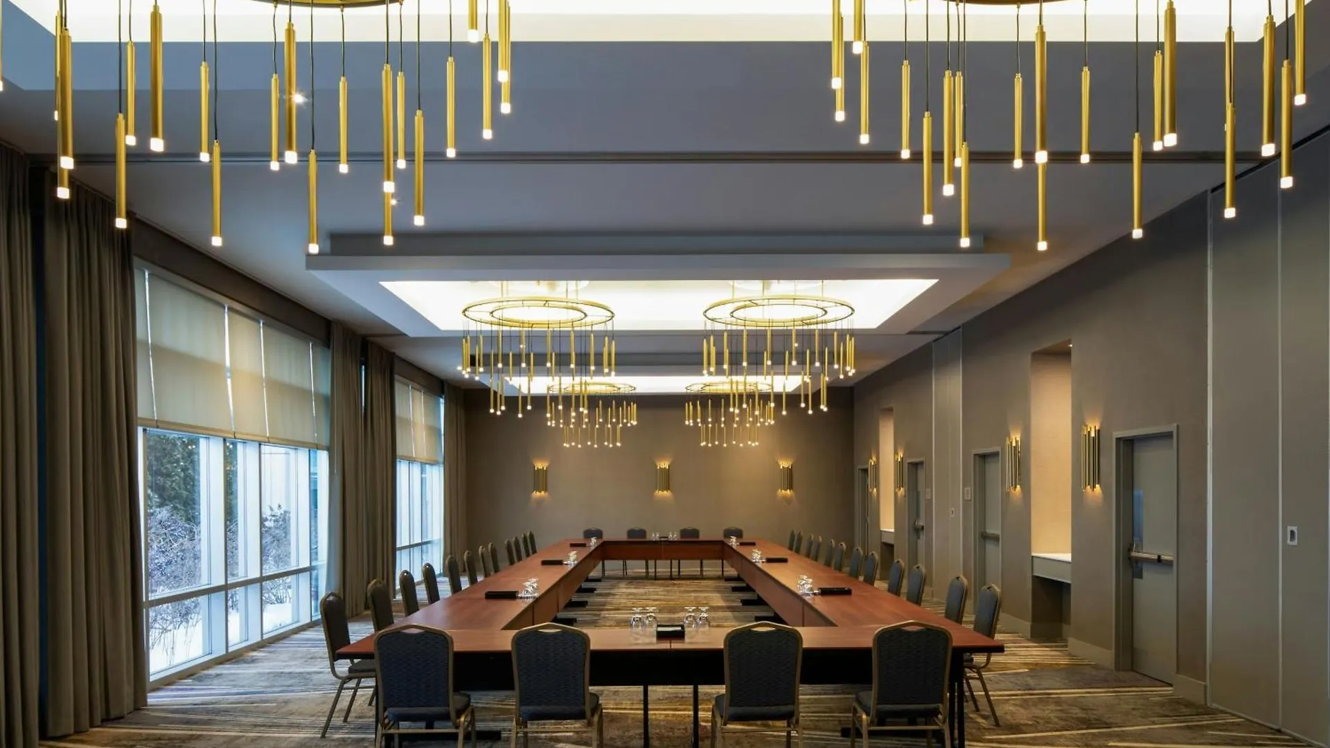 Courtyard By Marriott Montreal Airport Hotel Dorval 4*,  Canada