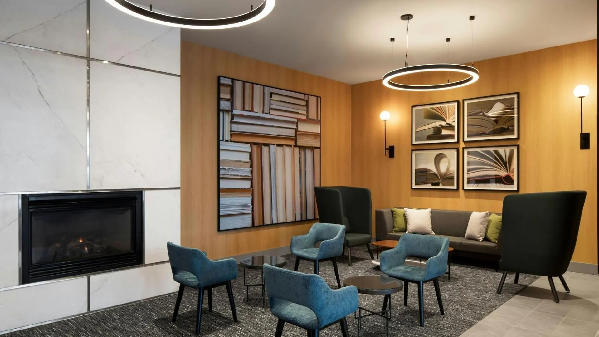 Courtyard By Marriott Montreal Airport Hotel Dorval
