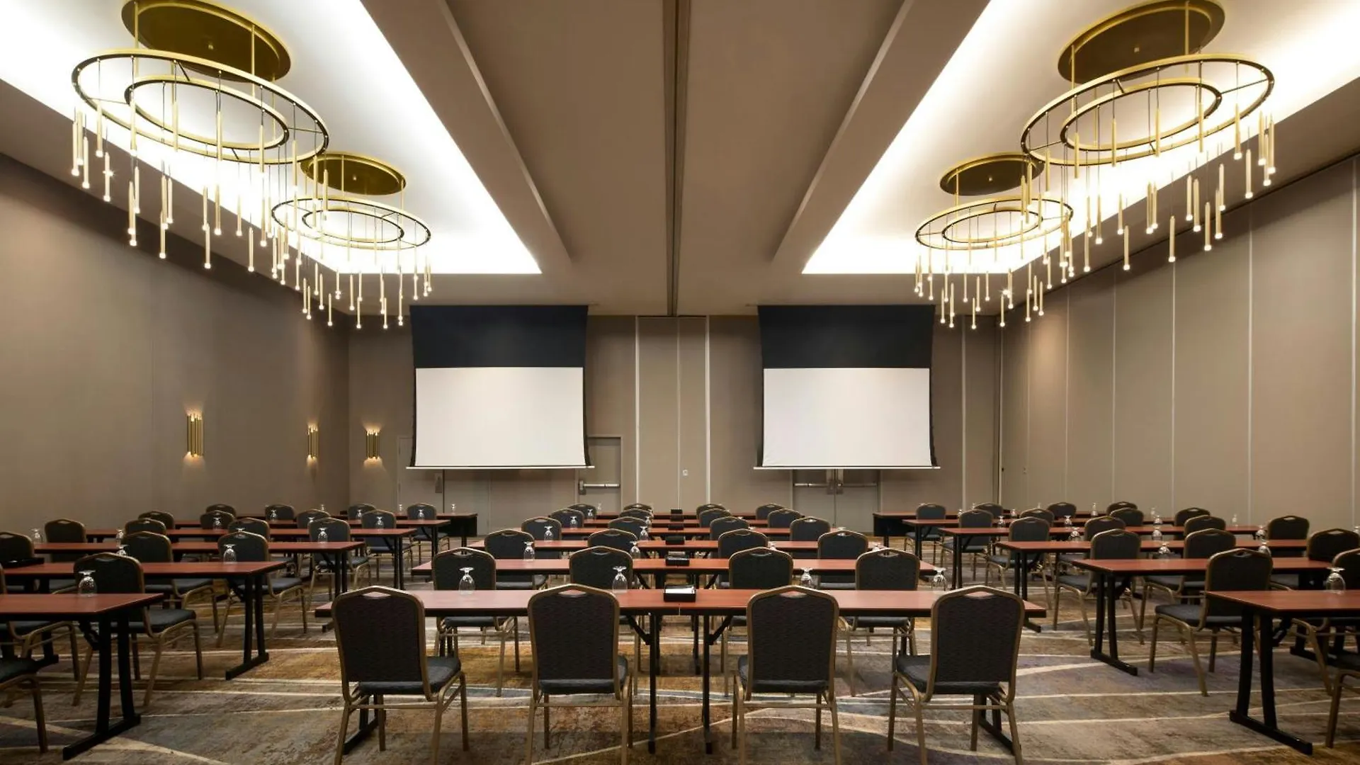 Courtyard By Marriott Montreal Airport Hotel Dorval 4*,