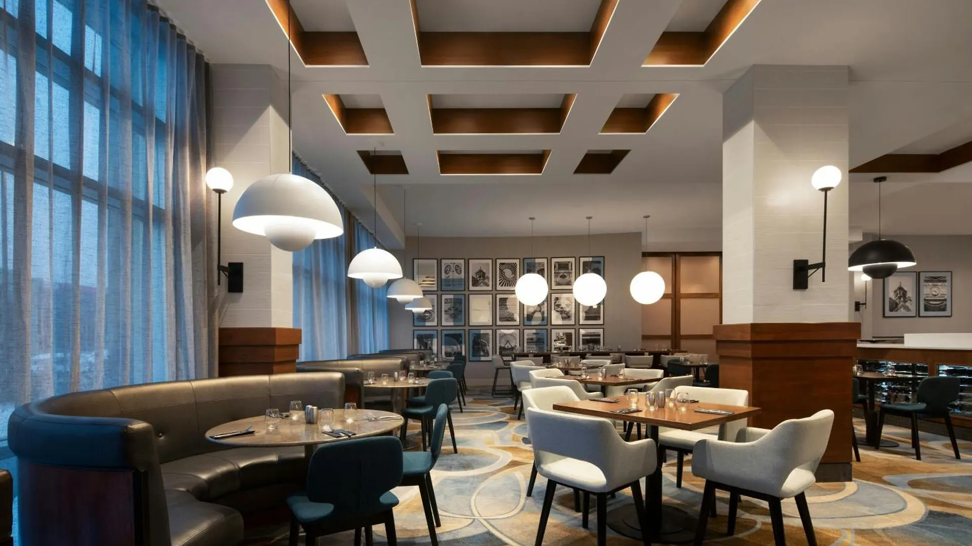 Courtyard By Marriott Montreal Airport Hotel Dorval
