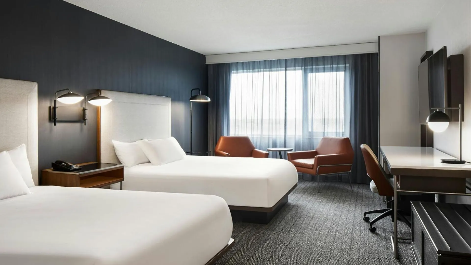 Courtyard By Marriott Montreal Airport Hotel Dorval