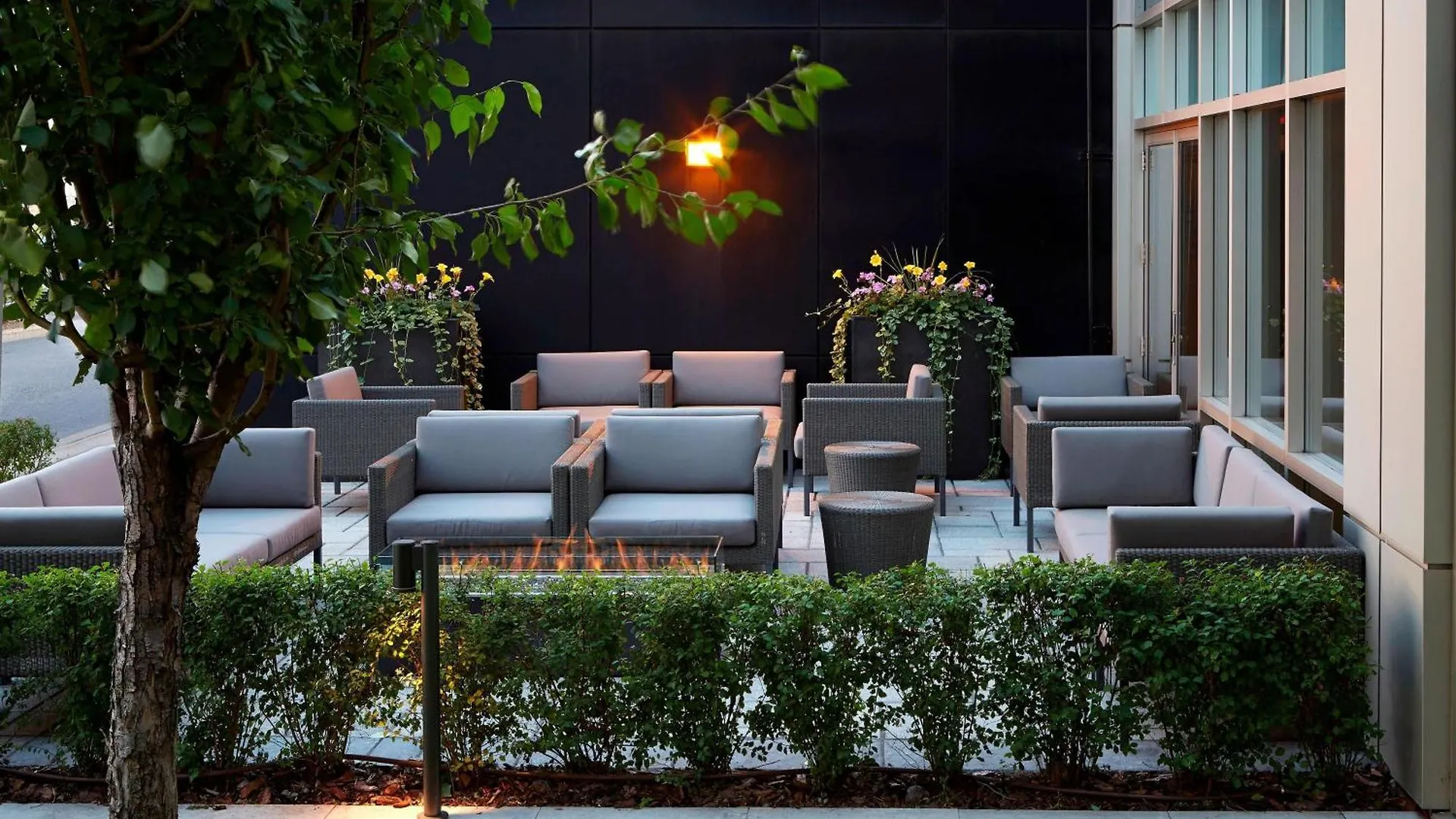 Courtyard By Marriott Montreal Airport Hotel Dorval