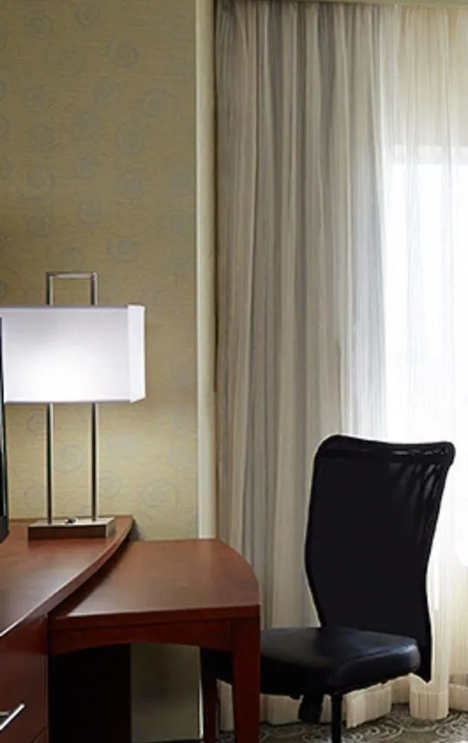 Courtyard By Marriott Montreal Airport Hotel Dorval 4*,